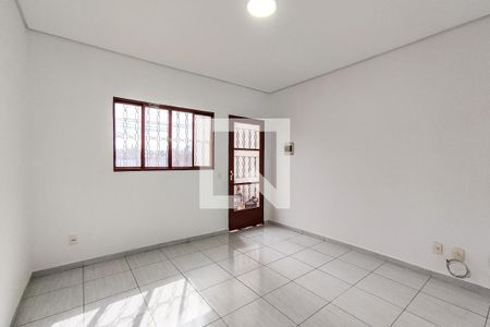 Sala de casa para alugar com 2 quartos, 58m² em Jardim Maria Duarte, São Paulo