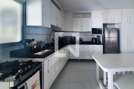 Apartamento para alugar com 200m², 4 quartos e 2 vagas Apartamento para alugar com 200m², 4 quartos e 2 vagasCozinha