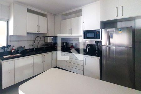 Apartamento para alugar com 200m², 4 quartos e 2 vagas Apartamento para alugar com 200m², 4 quartos e 2 vagasCozinha