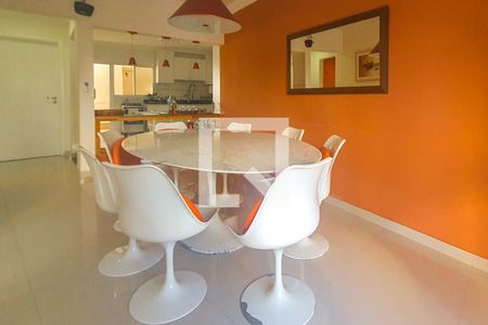 Apartamento para alugar com 200m², 4 quartos e 2 vagas Apartamento para alugar com 200m², 4 quartos e 2 vagasCozinha