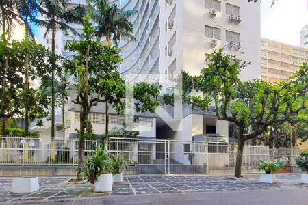 Apartamento para alugar com 200m², 4 quartos e 2 vagas Apartamento para alugar com 200m², 4 quartos e 2 vagasFachada