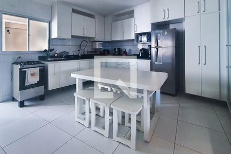 Apartamento para alugar com 200m², 4 quartos e 2 vagas Apartamento para alugar com 200m², 4 quartos e 2 vagasCozinha