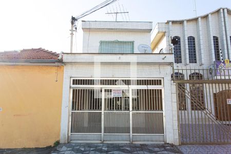 Casa à venda com 130m², 3 quartos e 2 vagasFachada
