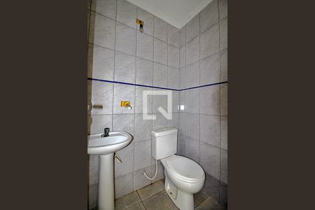 Casa para alugar com 180m², 4 quartos e 2 vagasBanheiro de Serviço