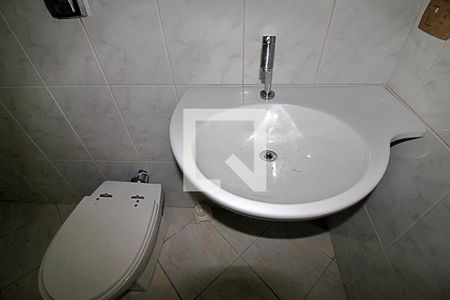 Casa para alugar com 180m², 4 quartos e 2 vagasDetalhe banheiro