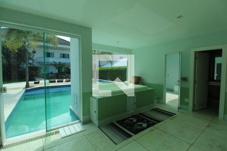 Casa de condomínio à venda com 997m², 6 quartos e 4 vagasHidromassagem