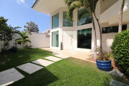 Casa de condomínio à venda com 997m², 6 quartos e 4 vagasFachada