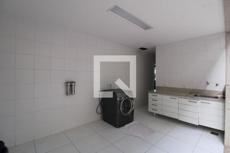 Casa de condomínio à venda com 997m², 6 quartos e 4 vagasÁrea de Serviço