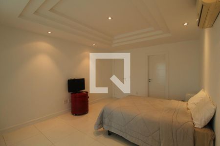 Casa de condomínio à venda com 997m², 6 quartos e 4 vagasSuíte 3