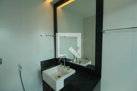 Casa de condomínio à venda com 997m², 6 quartos e 4 vagasBanheiro - Suíte 2