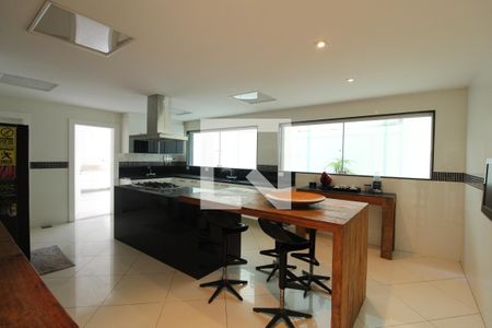 Casa de condomínio à venda com 997m², 6 quartos e 4 vagasCozinha