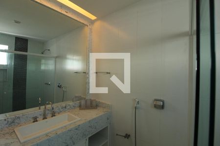 Casa de condomínio à venda com 997m², 6 quartos e 4 vagasBanheiro - Suíte 3