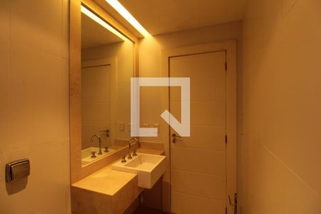 Casa de condomínio à venda com 997m², 6 quartos e 4 vagasBanheiro - Escritório