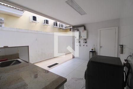 Casa de condomínio à venda com 997m², 6 quartos e 4 vagasÁrea de Serviço