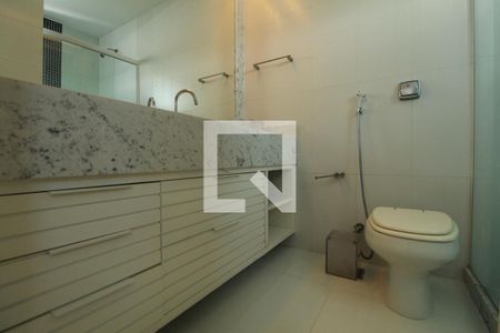 Casa de condomínio à venda com 997m², 6 quartos e 4 vagasBanheiro - Suíte 3