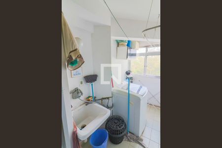 Apartamento à venda com 64m², 3 quartos e 2 vagas Apartamento à venda com 64m², 3 quartos e 2 vagasLavanderia