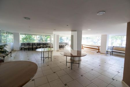 Apartamento à venda com 64m², 3 quartos e 2 vagas Apartamento à venda com 64m², 3 quartos e 2 vagasÁrea comum - Salão de festas