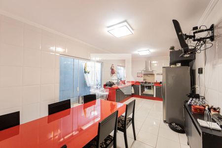 Casa à venda com 165m², 3 quartos e 6 vagas