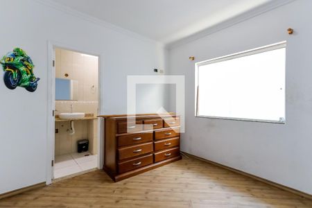 Casa à venda com 300m², 4 quartos e 6 vagasSuíte 2