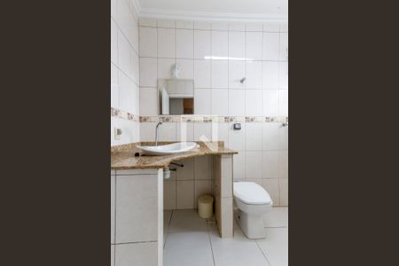 Casa à venda com 300m², 4 quartos e 6 vagasBanheiro da Suíte 1