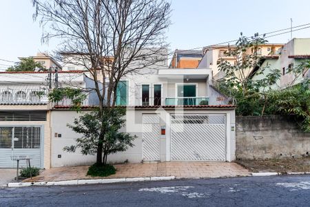 Casa à venda com 300m², 4 quartos e 6 vagasFachada