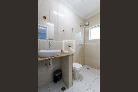 Casa à venda com 300m², 4 quartos e 6 vagasBanheiro da Suíte 2