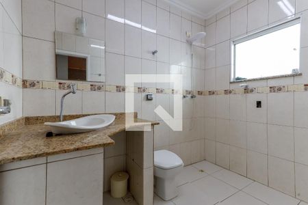 Casa à venda com 300m², 4 quartos e 6 vagasBanheiro da Suíte 1