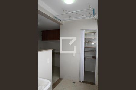 Apartamento à venda com 76m², 2 quartos e 1 vagaÁrea de Serviço