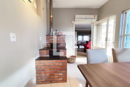 Casa à venda com 740m², 6 quartos e 4 vagas Casa à venda com 740m², 6 quartos e 4 vagasSala de Jantar