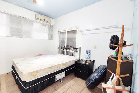 Casa à venda com 740m², 6 quartos e 4 vagas Casa à venda com 740m², 6 quartos e 4 vagasQuarto 2