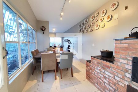 Casa à venda com 740m², 6 quartos e 4 vagas Casa à venda com 740m², 6 quartos e 4 vagasSala de Jantar