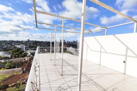 Casa à venda com 740m², 6 quartos e 4 vagas Casa à venda com 740m², 6 quartos e 4 vagasSacada