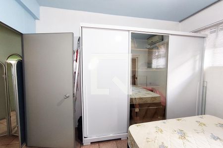 Casa à venda com 740m², 6 quartos e 4 vagas Casa à venda com 740m², 6 quartos e 4 vagasQuarto 2