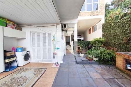 Casa à venda com 740m², 6 quartos e 4 vagas Casa à venda com 740m², 6 quartos e 4 vagasÁrea de serviço e Churrasqueira