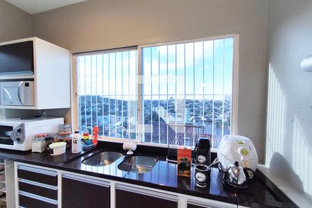 Casa à venda com 740m², 6 quartos e 4 vagas Casa à venda com 740m², 6 quartos e 4 vagasCozinha