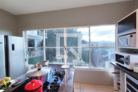 Casa à venda com 740m², 6 quartos e 4 vagas Casa à venda com 740m², 6 quartos e 4 vagasCozinha