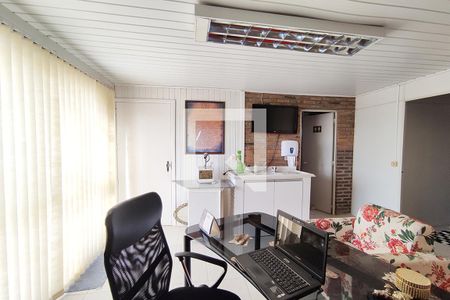 Casa à venda com 740m², 6 quartos e 4 vagas Casa à venda com 740m², 6 quartos e 4 vagasSala 4