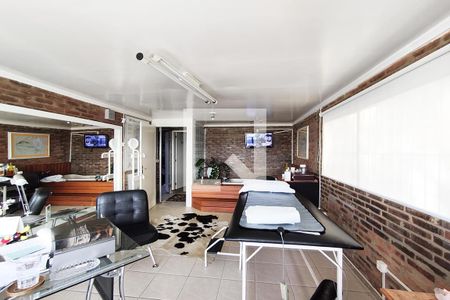 Casa à venda com 740m², 6 quartos e 4 vagas Casa à venda com 740m², 6 quartos e 4 vagasQuarto 1 Suíte 1