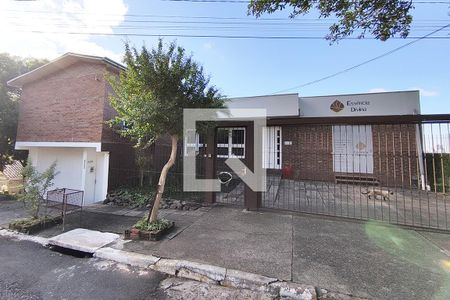 Casa à venda com 740m², 6 quartos e 4 vagas Casa à venda com 740m², 6 quartos e 4 vagasFachada