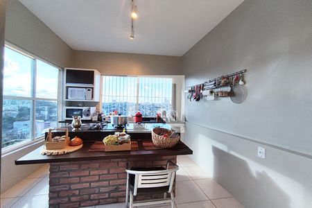 Casa à venda com 740m², 6 quartos e 4 vagas Casa à venda com 740m², 6 quartos e 4 vagasCozinha