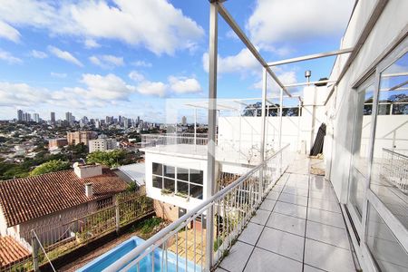 Casa à venda com 740m², 6 quartos e 4 vagas Casa à venda com 740m², 6 quartos e 4 vagasSacada