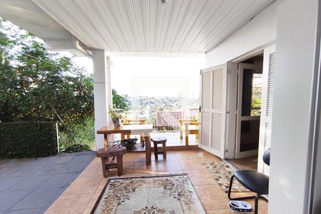 Casa à venda com 740m², 6 quartos e 4 vagas Casa à venda com 740m², 6 quartos e 4 vagasÁrea de serviço e Churrasqueira