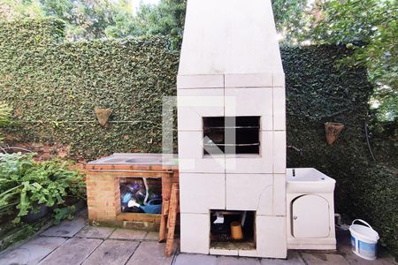 Casa à venda com 740m², 6 quartos e 4 vagas Casa à venda com 740m², 6 quartos e 4 vagasÁrea de serviço e Churrasqueira