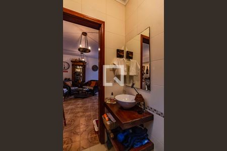 Casa para alugar com 700m², 3 quartos e 4 vagasBanheiro de Serviço