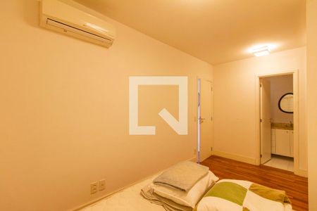 Suíte de apartamento à venda com 1 quarto, 60m² em Jardim Leonor, São Paulo