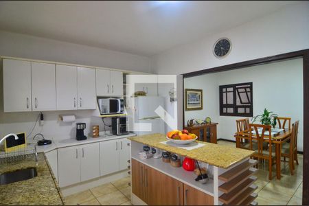 Casa à venda com 239m², 6 quartos e 2 vagasCasa 1 - Cozinha