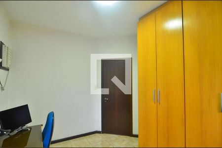 Casa 1 - Quarto 1 de casa à venda com 6 quartos, 239m² em São José, Canoas