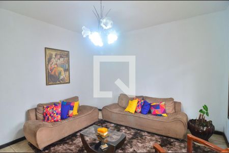 Sala de casa à venda com 6 quartos, 239m² em São José, Canoas