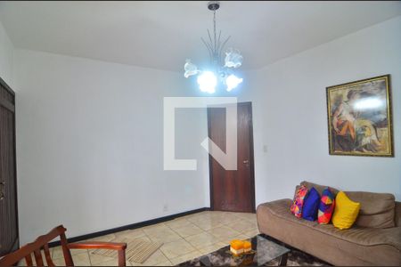 Sala de casa à venda com 6 quartos, 239m² em São José, Canoas