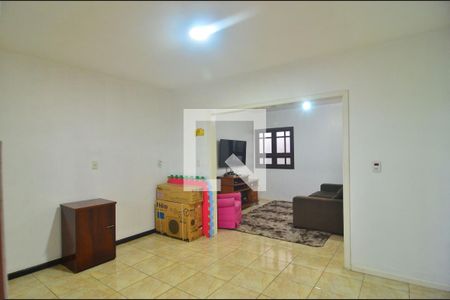 Casa à venda com 239m², 6 quartos e 2 vagasCasa 2 - Cozinha